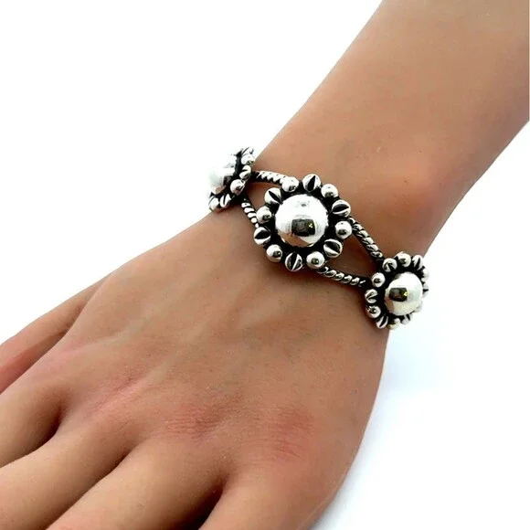 Designer Taxco 925 Sterling Silver Three Flower Design Rope Cuff Bracelet